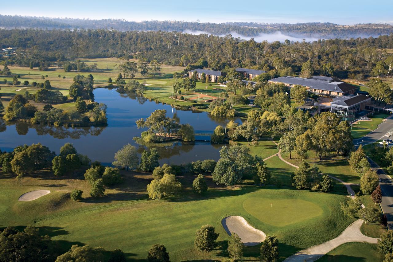 Отель Country Club Tasmania Лонсестон Экстерьер фото